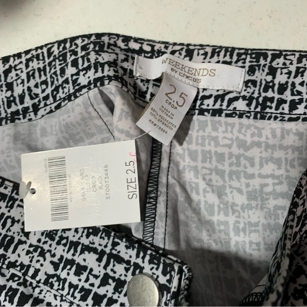 New Weekends By Chico's womens Crop Pants size 2.5(14) Black white BNWT